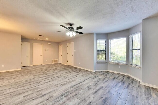 Photo - 1207 Gingerlily Cove