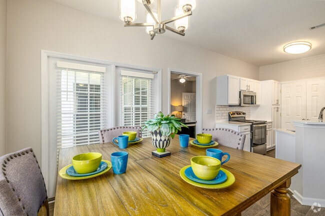 Garden LG 2BR, 2BA - 1,160SF - Dining Area