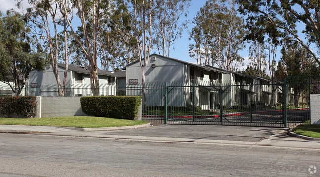 Springdale West Apartments For Rent In Long Beach Ca Forrent Com