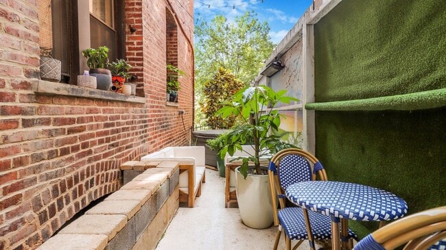 Building Photo - 1812 Vernon St NW Unit 1-1 Rental