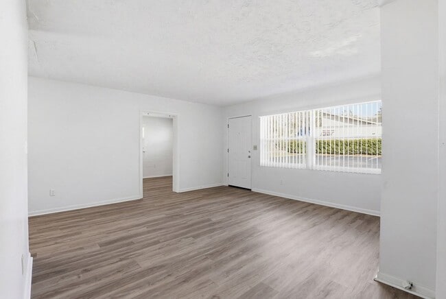 Photo - Prime NW Location!