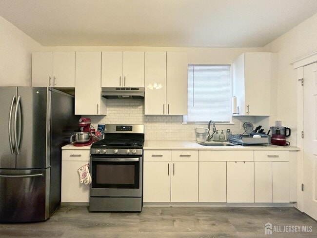 Photo - 104 Thompson St