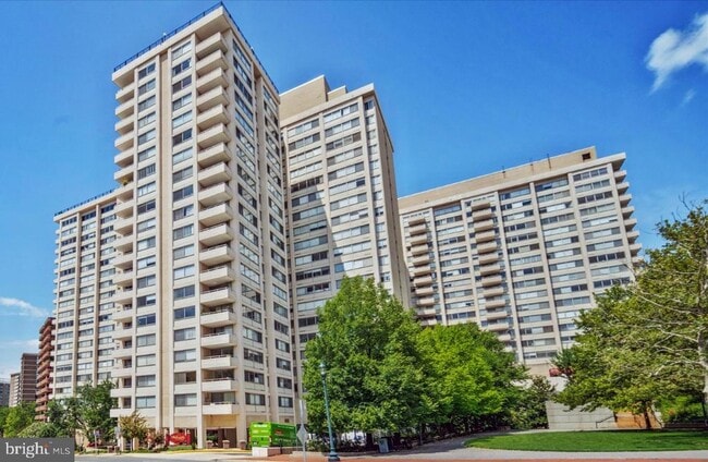 Building Photo - 4515 Willard Ave Unit 906S
