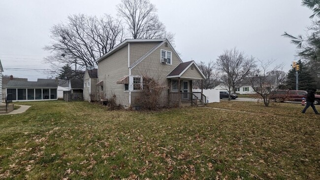 Building Photo - 1437 E Ewing Ave Rental