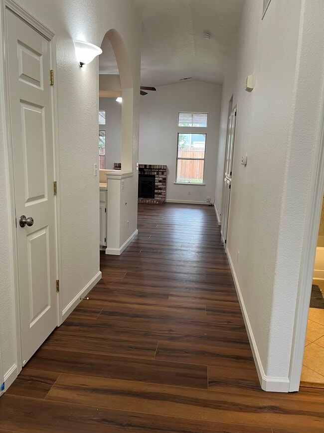 Photo - 2128 Jayhawk Dr