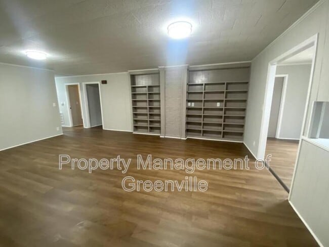 Photo - 549 State Rd S-30-82