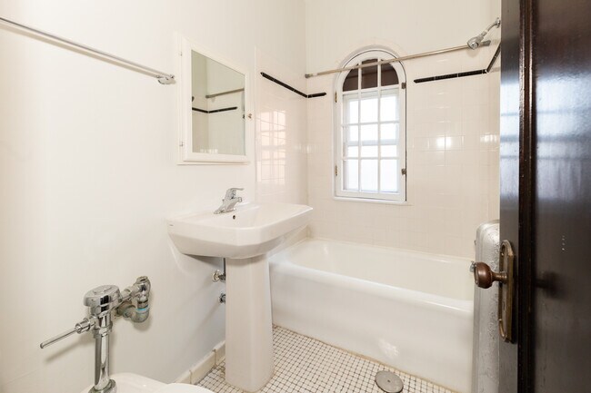 1363-67 E. 53rd St.