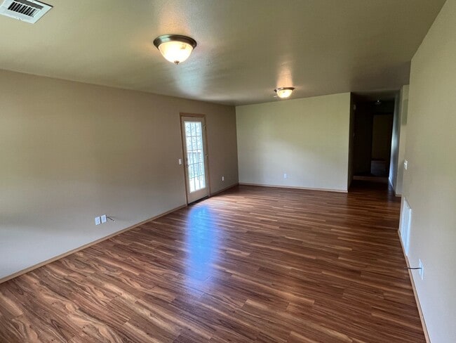 Photo - 808 W 13th St