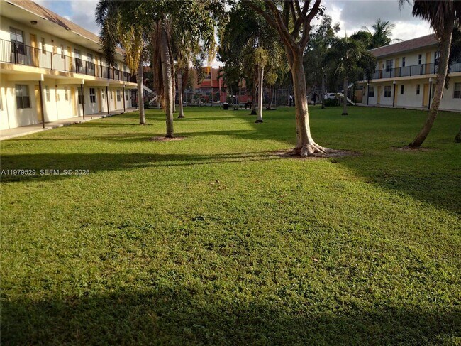 Building Photo - 4160 NW 21st St Unit 253-A