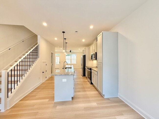 Photo - 4811 Gossamer Ln