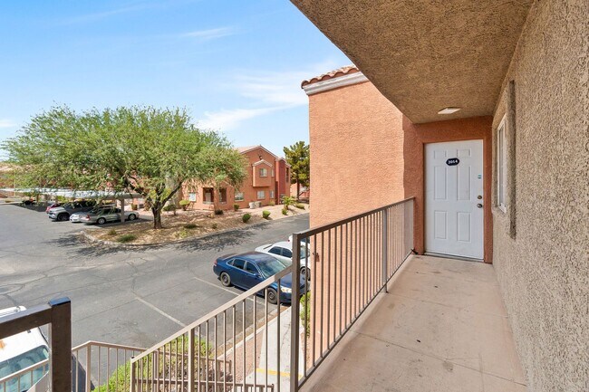 Photo - 2 Bedroom, 2 Bath Condo Near Nellis Air Fo...