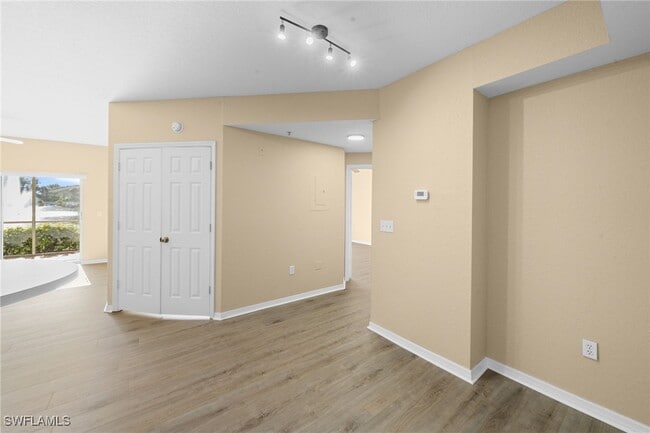 Building Photo - 6360 Aragon Way Unit 105