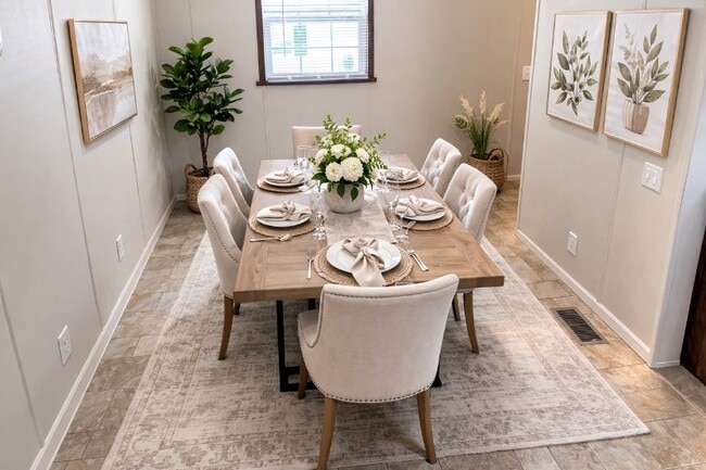 Building Photo - 390 Hunters Rill