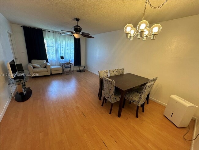 Building Photo - 2825 NE 201st Terrace Unit M216