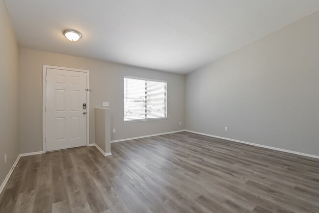 Photo - 9647 E Banbridge St