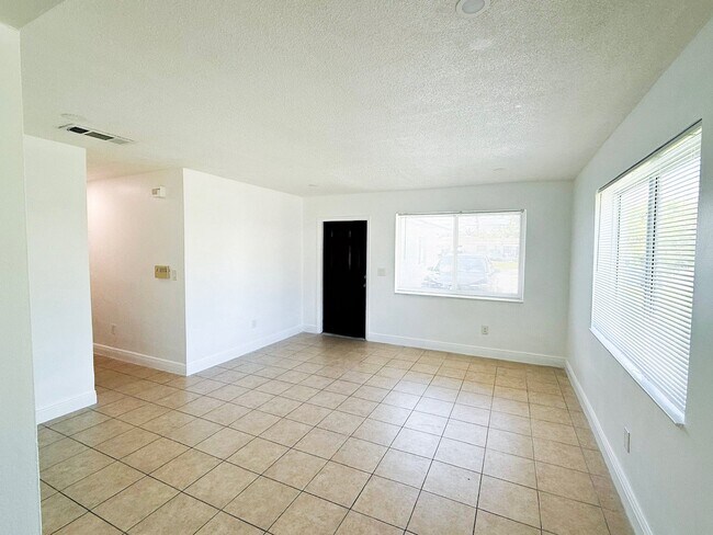 Photo - 1555 NE 148th St Unit #1555