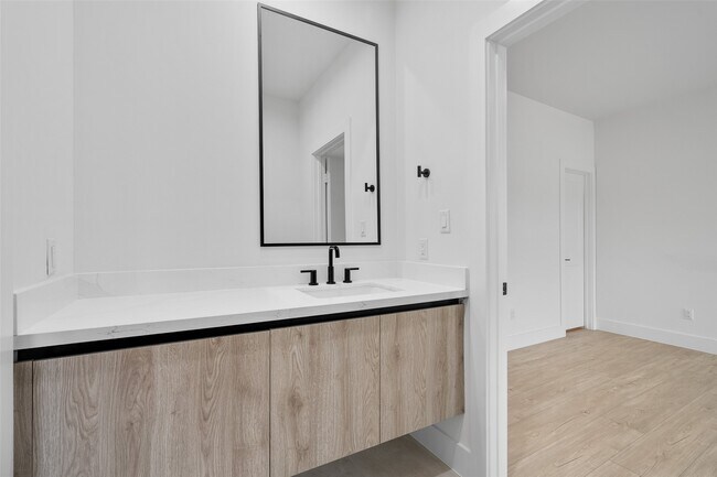 Photo - 105 Tolima Dove St