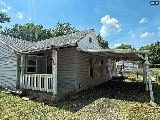 414 Camilla St