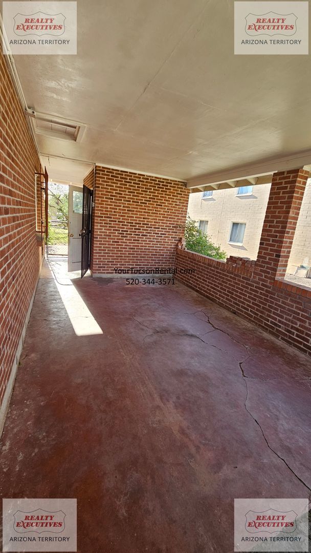Photo - Speedway & Rosemont Blvd - 2/1 home with AC and fenced yard