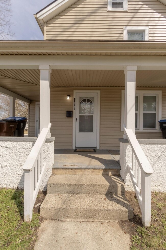 Building Photo - 125 Bell St