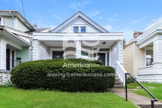 Building Photo - 728 S 35th St