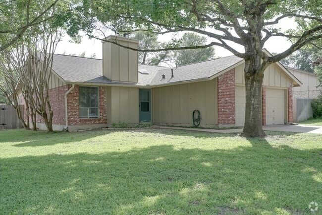 Building Photo - 4601 Gray Fox Dr Rental
