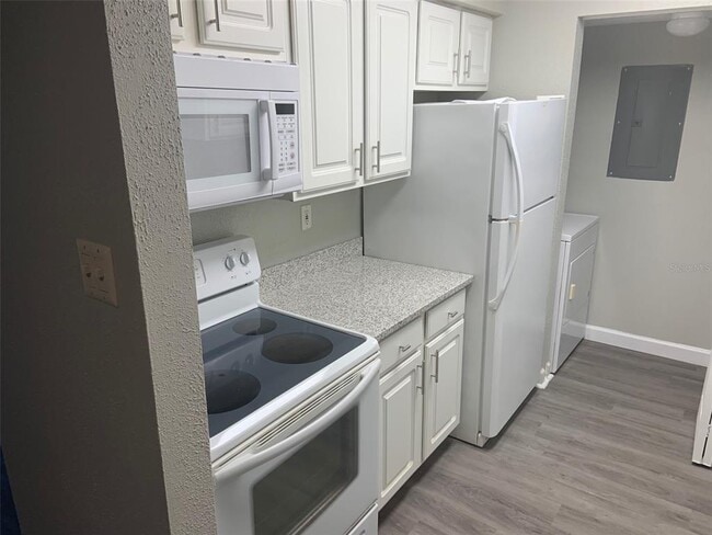 Photo - 3756 Idlebrook Cir Unit 204