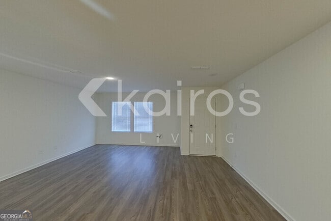 Photo - 187 Lochwolde Dr
