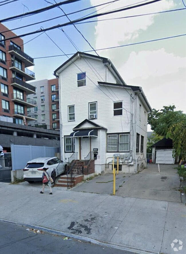 Building Photo - 87-23 178th St Rental