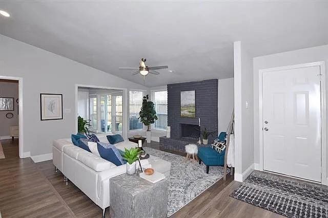 Building Photo - 3105 Medina St