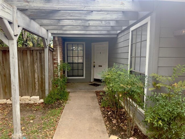 Photo - 112 S Mockingbird Ln