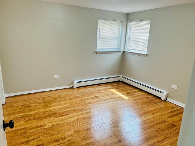 Photo - 3146 Ridgeland Ave Unit 1E