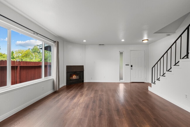 2400 Northrop Ave