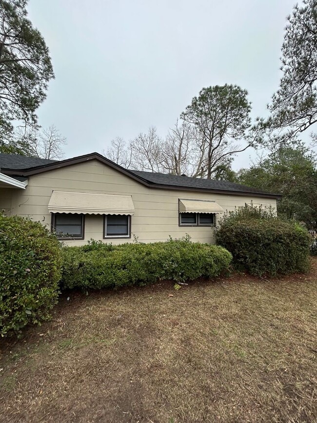 Photo - Beautiful home available now!!!