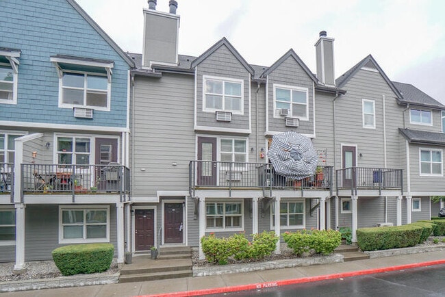 Photo - BEAUTIFUL CONDO ON THE COLUMBIA RIVER Unit 1731