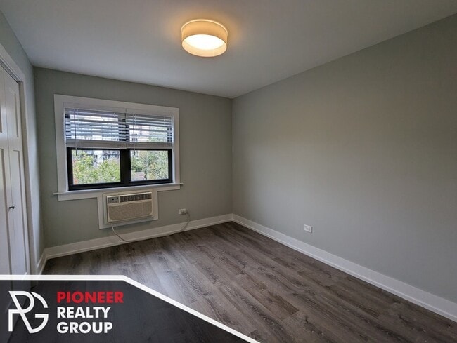 Photo - 454 W Barry Ave Unit 3