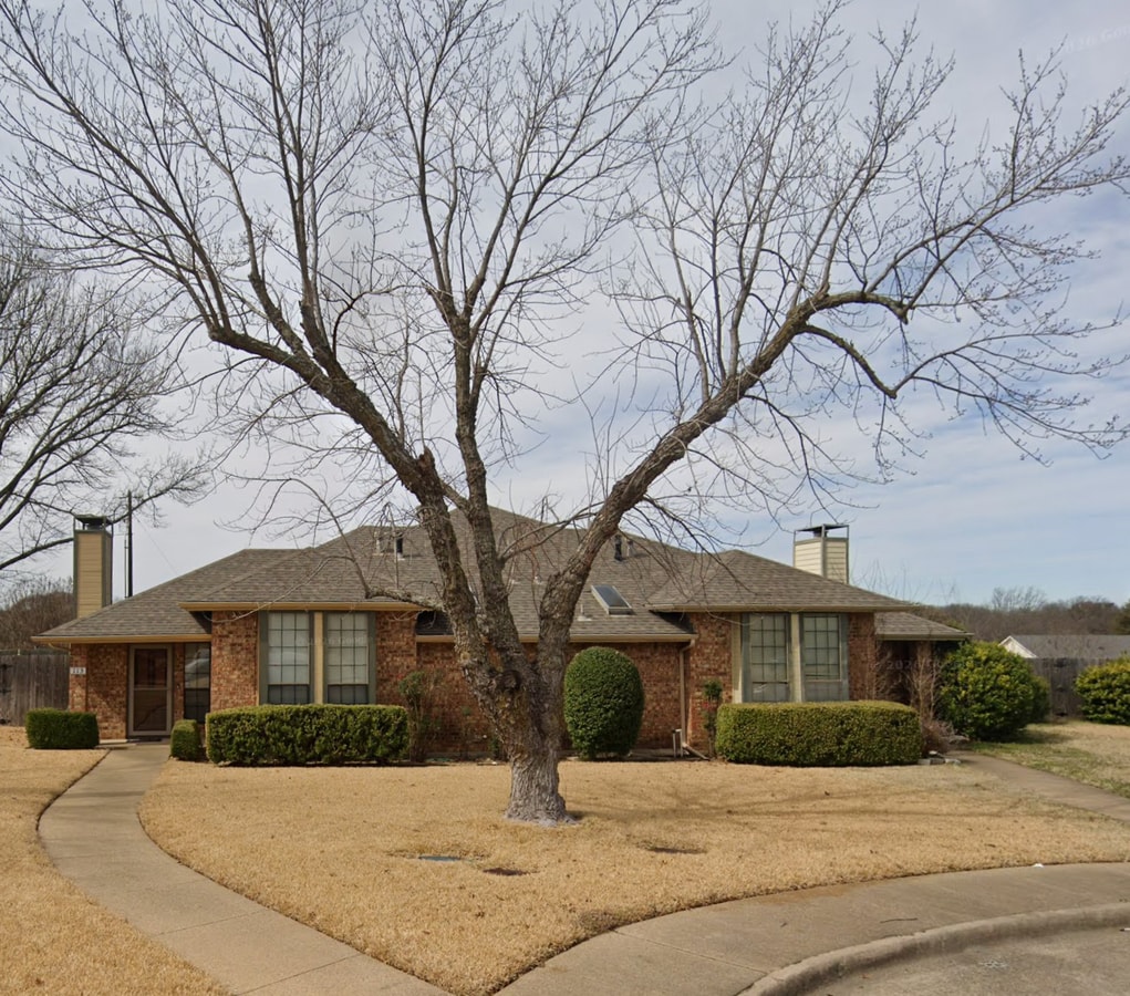 Photo - 115 Larchbrook Dr