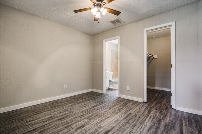 Photo - 4820 Oak Ave
