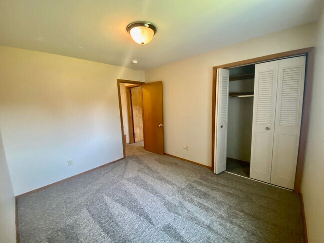 Photo - Upgraded 2 Bedroom/1.5 Bathroom Apartment! Unidad IVA25