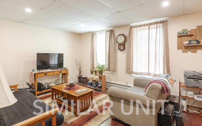 Photo - 6 Old North Main St