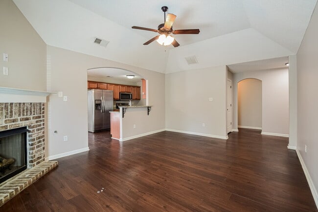 Photo - 9435 Darren Cir S