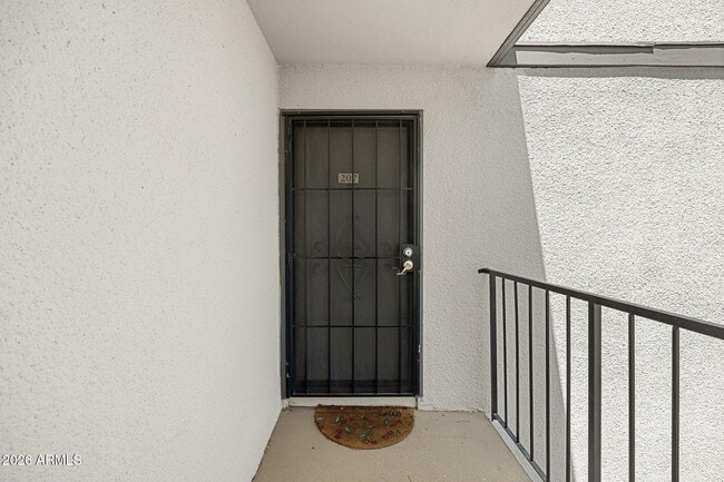 Photo - 740 W Elm St Unit 207