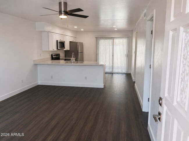 Photo - 510 W University Dr Unit 201