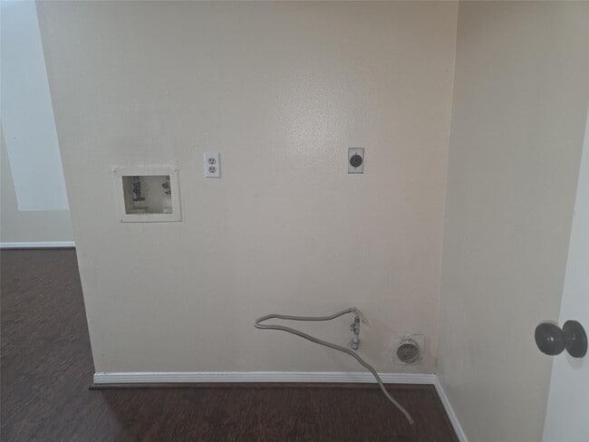 Photo - 1907 Summerfield Pl