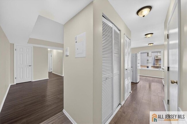 Photo - 710 Peach St