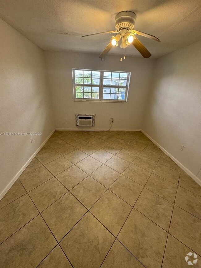 Building Photo - 1451 NE 170th St Unit 210A Rental