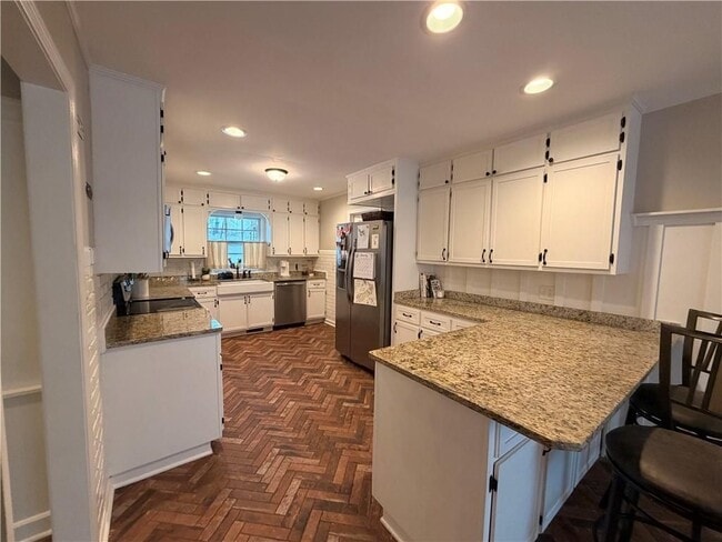 Photo - 159 River N Blvd