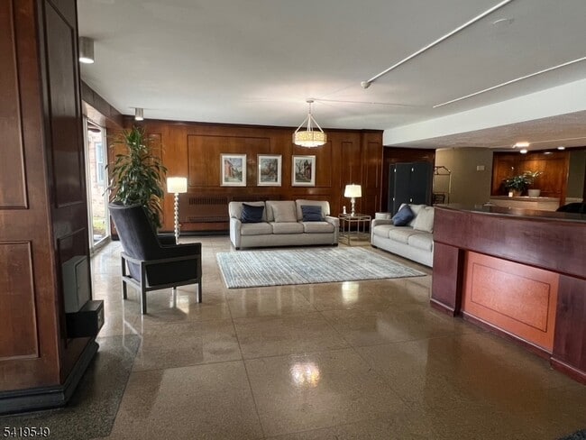 Photo - 530 Valley Rd