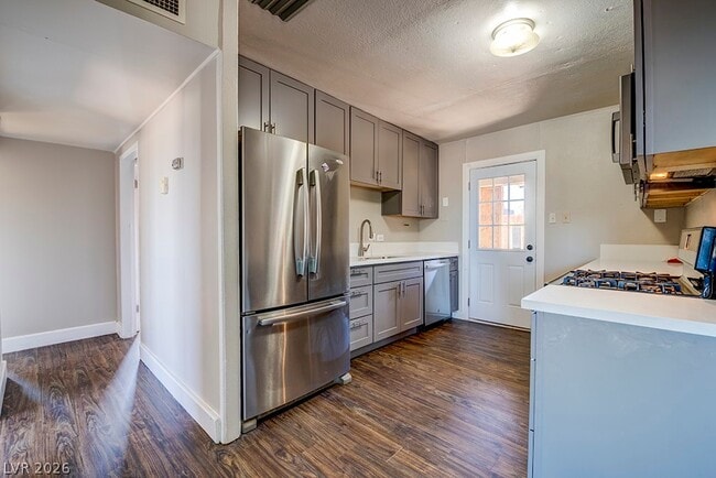 Photo - 18 Magnesium St