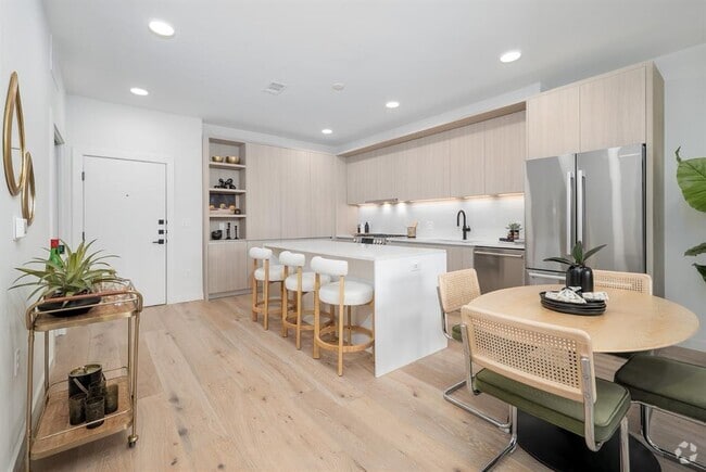 Building Photo - 2209 S 1st St Unit 337 Rental